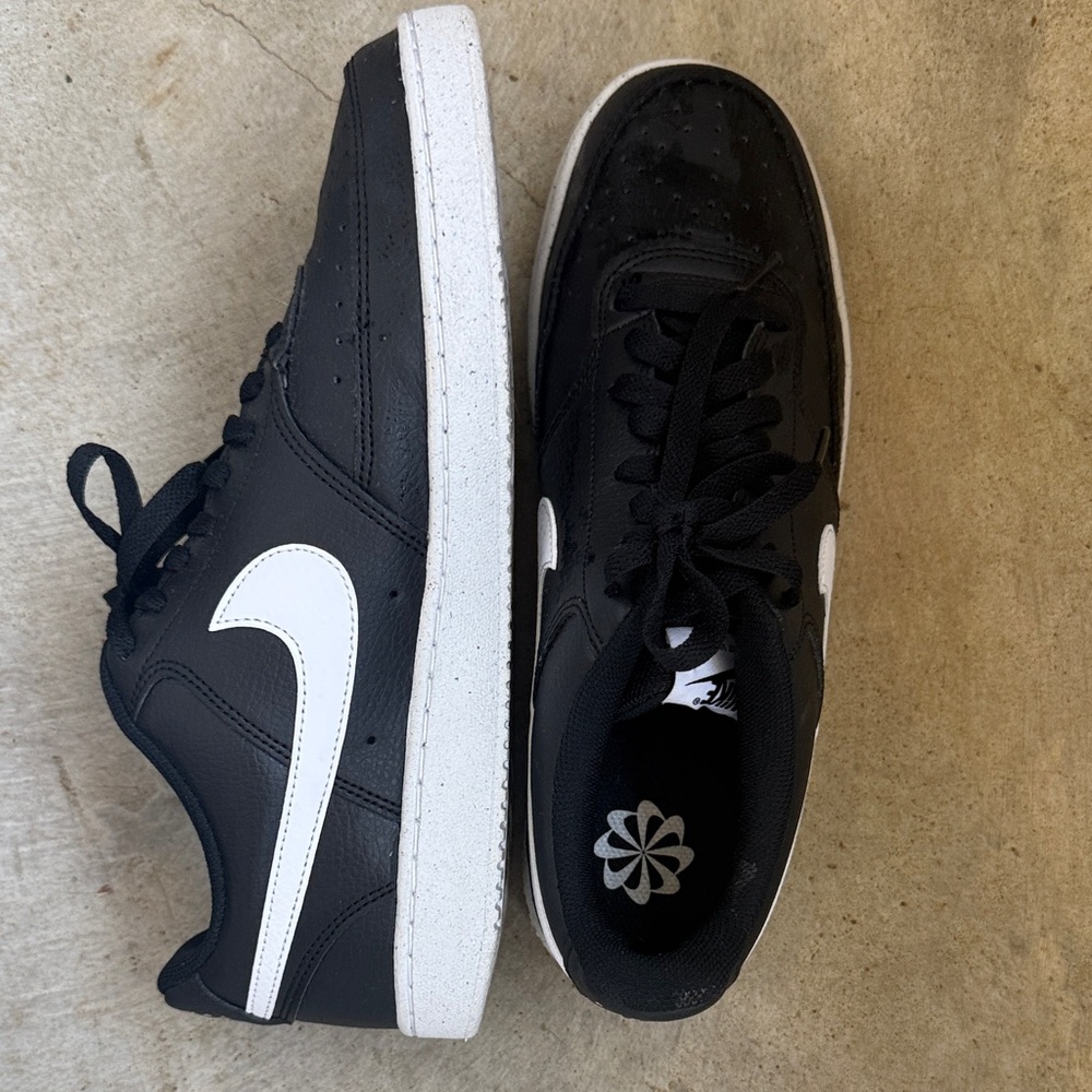 Nike Men's Black Sneakers with White Swoosh